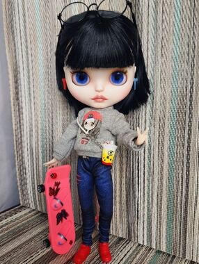 Custom blythe doll " Nelly " In Casual Outfit And Acessiours